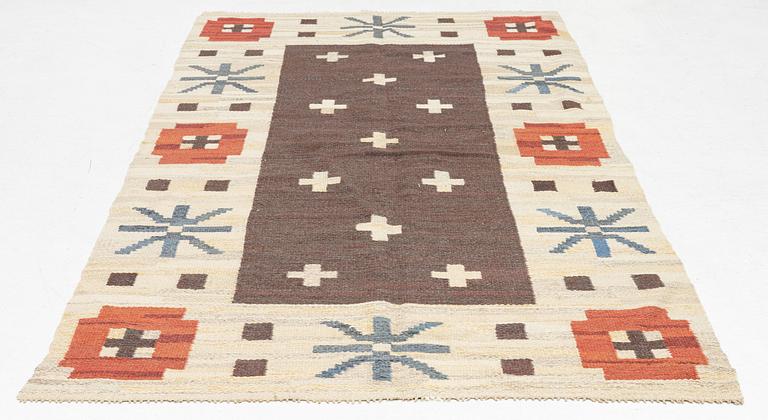 A Swedish flat weave carpet, c 287 x 142 cm.