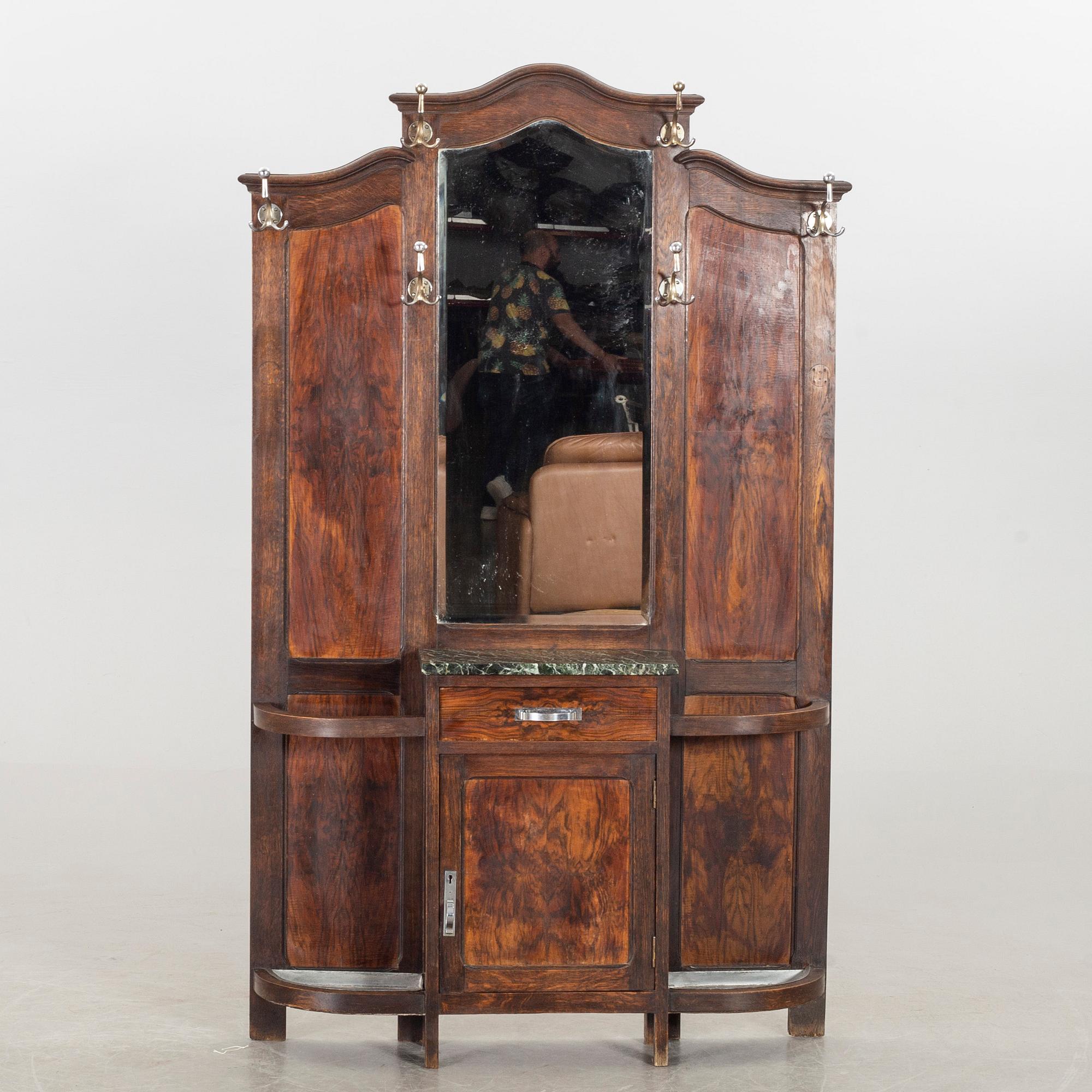 Hallmöbel med spegel, 1930-tal.