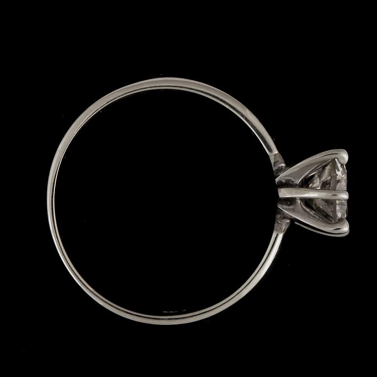 RING, 14k guld med briljantslipad diamant ca0,58ct. Vikt 2,8g.