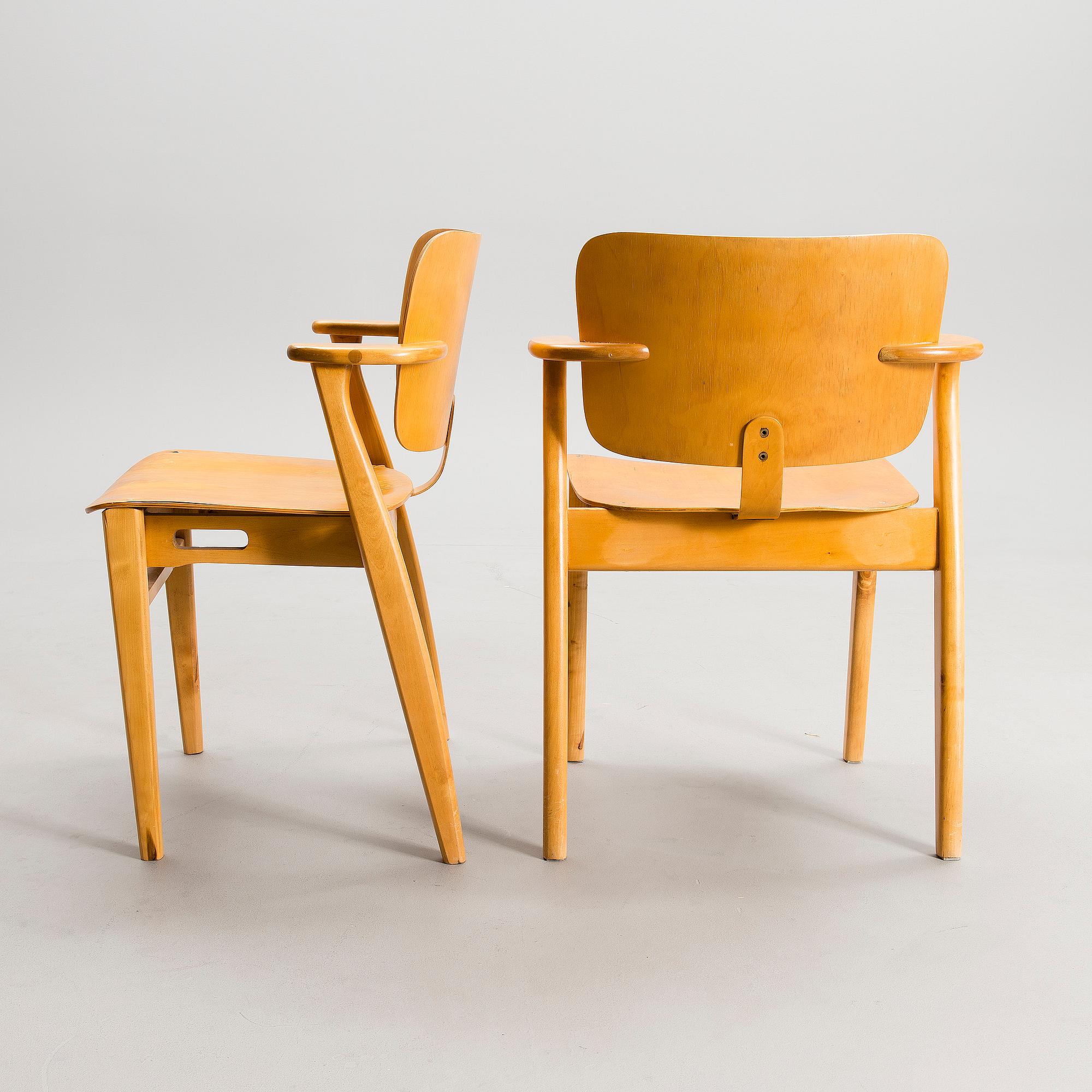 ILMARI TAPIOVAARA, stolar, 2 st, "Domus", Wilhelm Schauman Ab, Jyväskylä. Modellen formgiven 1946.