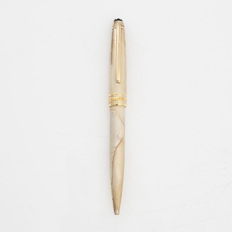 Montblanc, a 'Meisterstück Solitaire' ball point pen.