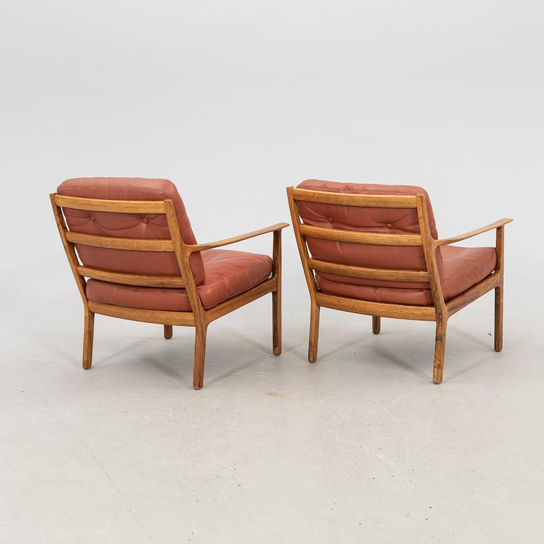 Armchairs, a pair from the 1960s/70s.