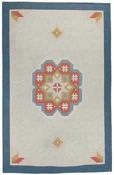 597. CARPET. "Lister". Flatweave. 449,5 x 286,5 cm. Signed V.