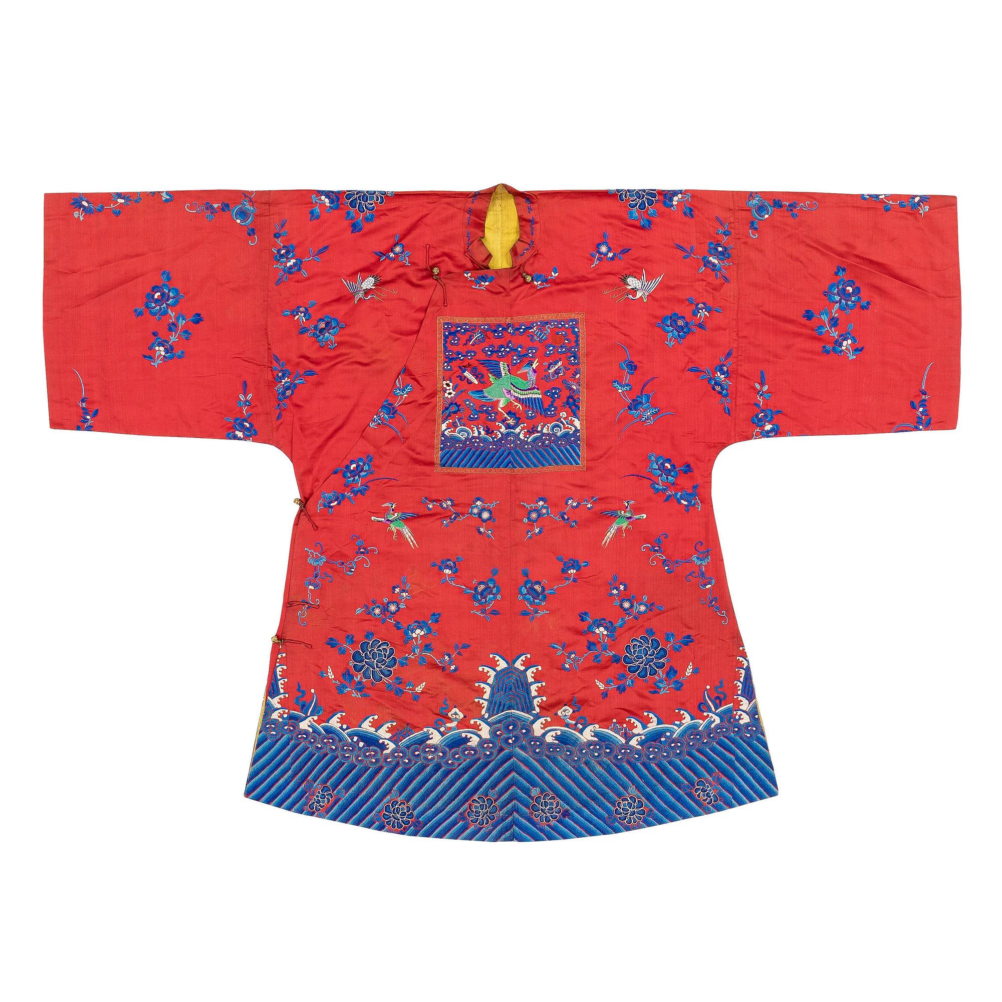 A Chinese semi-formal embroidered silk robe, late Qing dynasty, circa 1900.