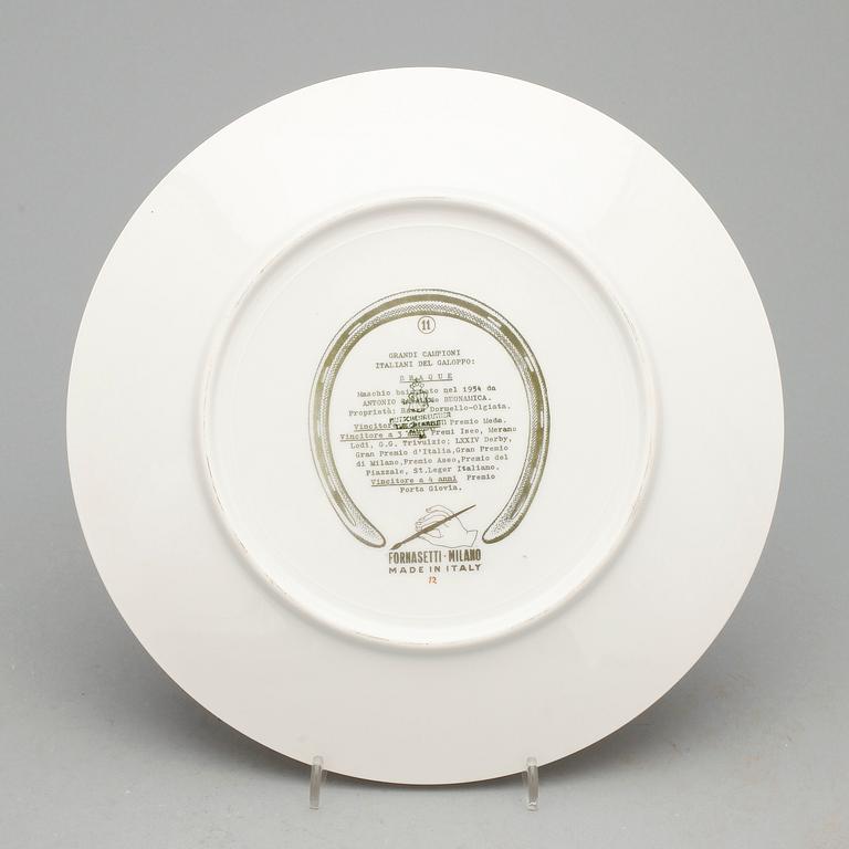 TALLRIKAR, 3 stycken, porslin, "Grandi campioni italiani del galoppo", Fornasetti.