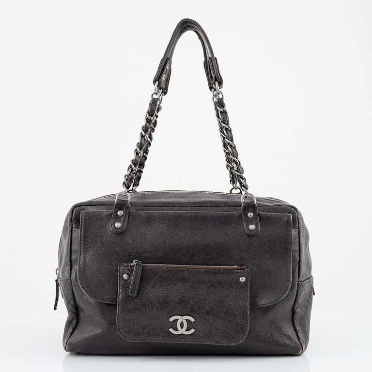 Chanel, A brown caviar leather bag, 2006-2008.