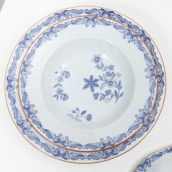 Rörstrand, a 124-piece 'Ostindia' service.