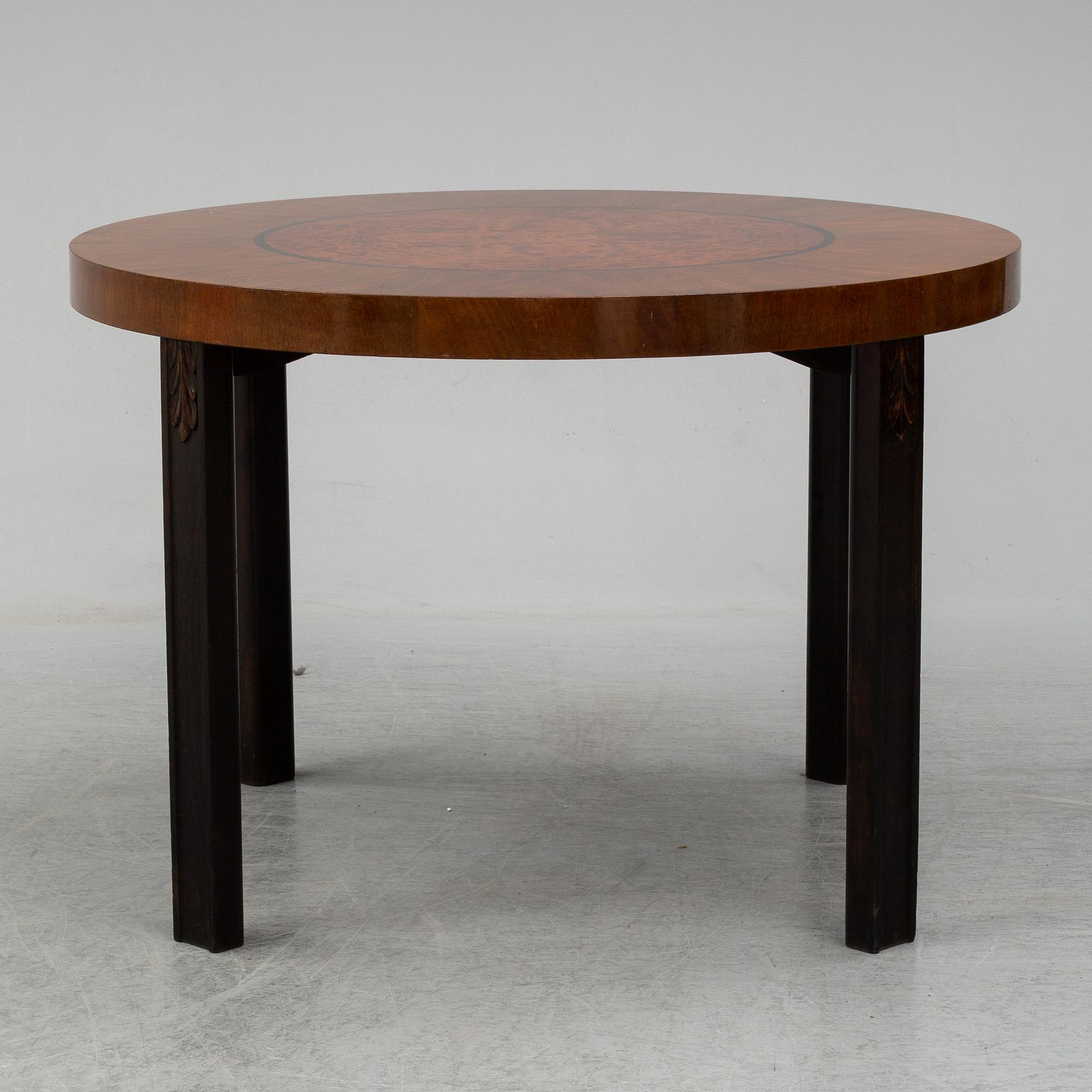 a Art Déco coffee table from the 1920's-/30's.