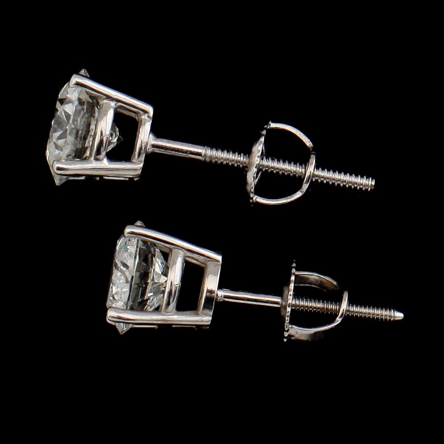ÖRHÄNGEN, 1 par, 14 k vitguld, briljantslipade diamanter tot 1.50 ct.