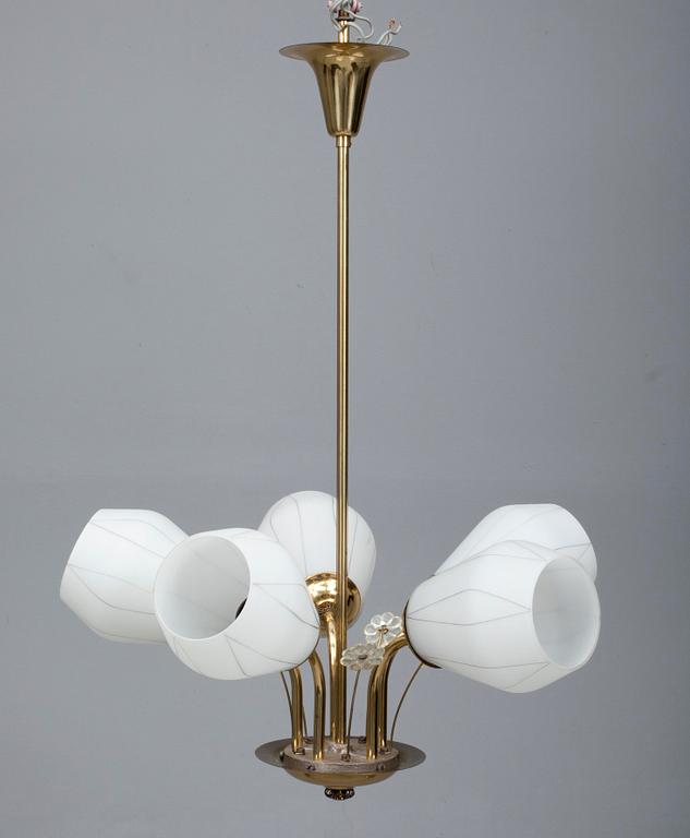 KATTOVALAISIN, messinkiä ja lasia, 1900-luvun puoliväli. Korkeus 73 cm.