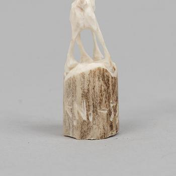 Erik Norberg, antler figurines figurines, signed with monogram and dated -57, -58 and -60.