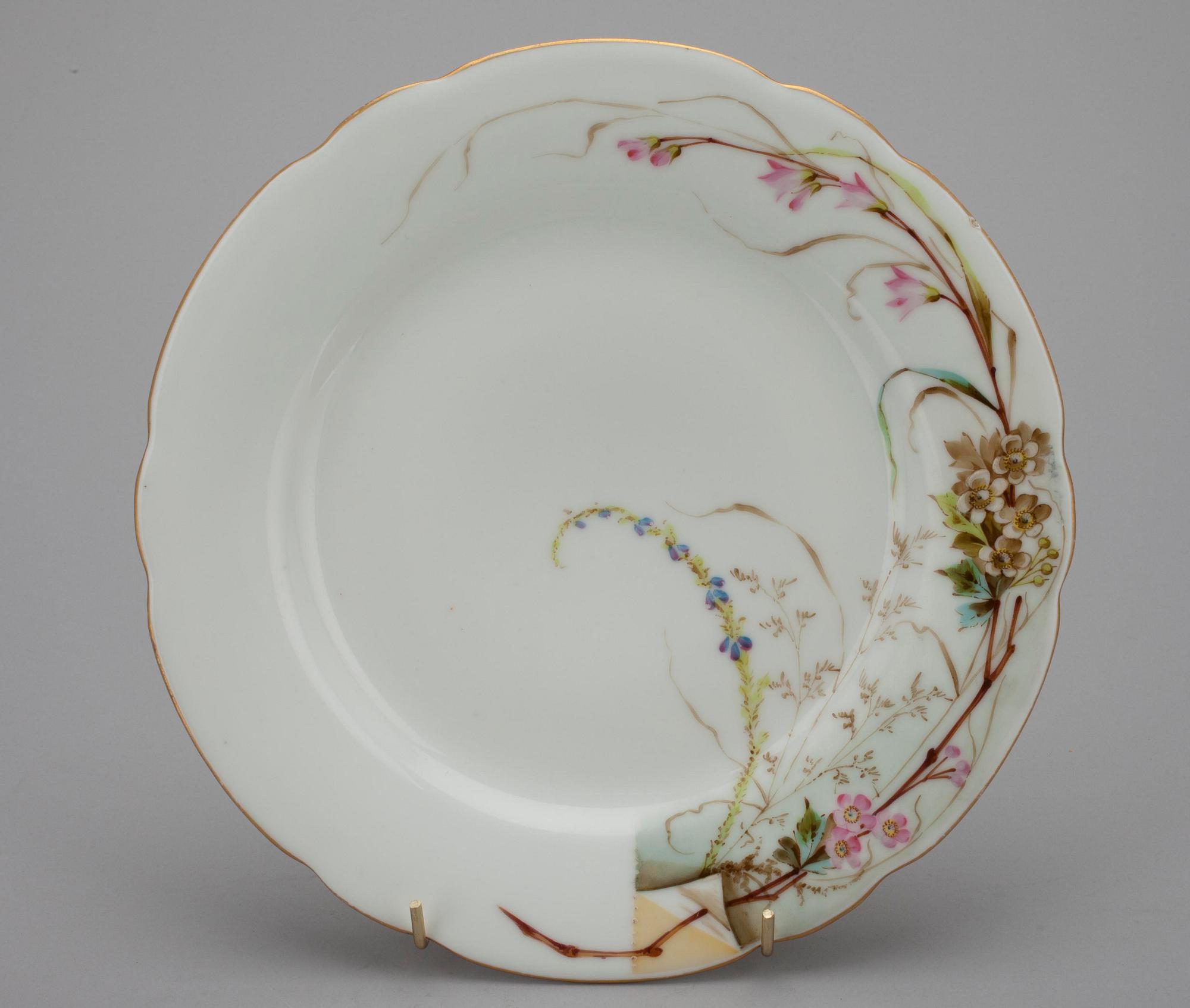 TALLRIK, porslin, Kuznetsov sekelskiftet 1800/1900.