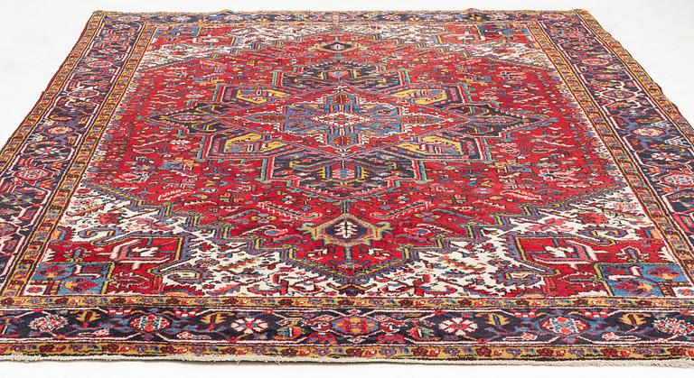 A carpet, Heriz, ca 315 x 243 cm.