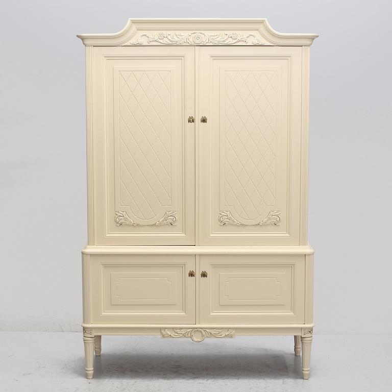 SKÅP, gustaviansk stil, 1900-talets andra hälft.