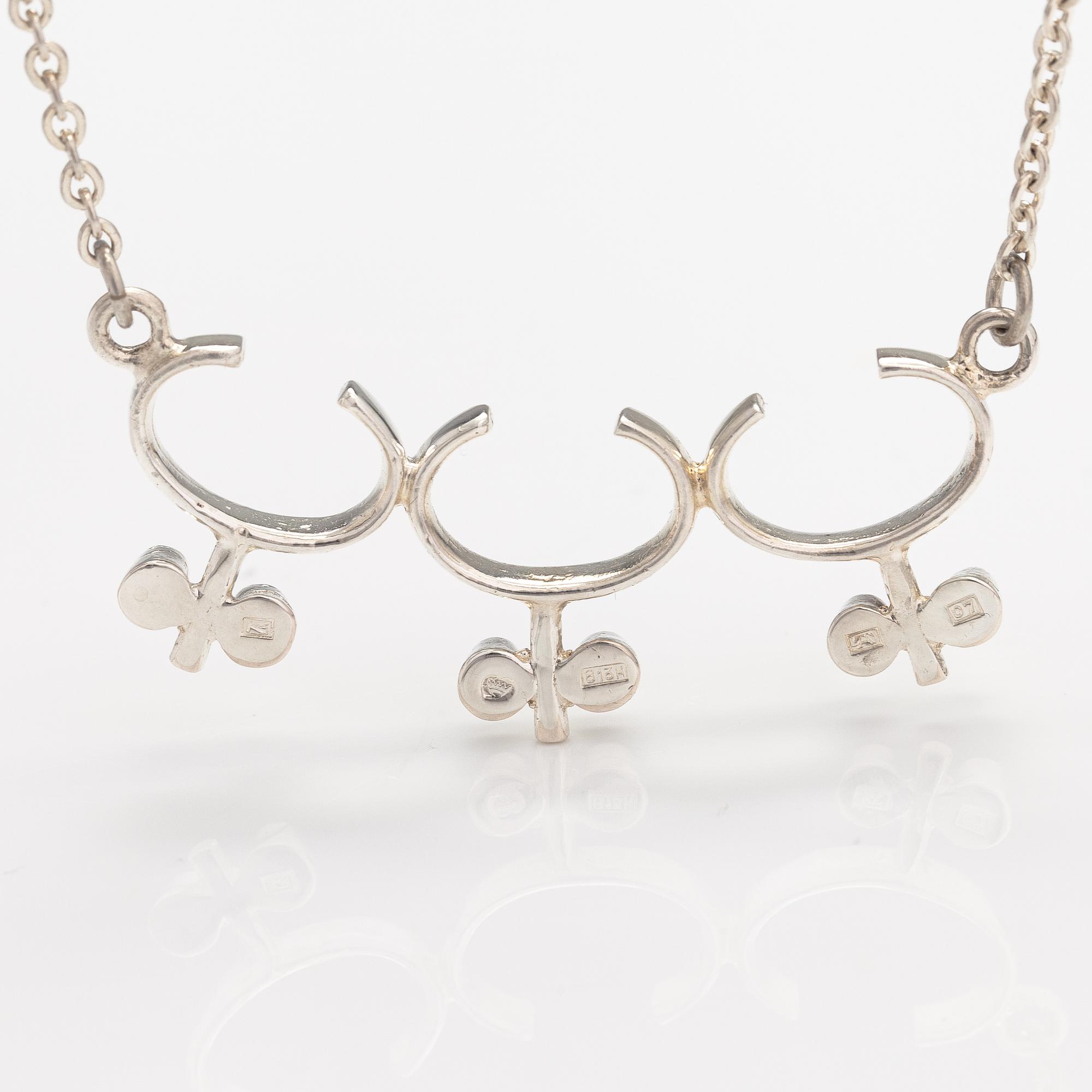 Jorma Laine, A silver necklace. Kultateollisuus, Turku 1967.