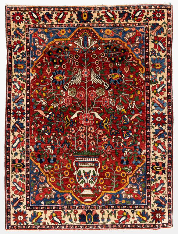 A carpet, semi-antique Bakthiari, ca 201 x 150 cm.