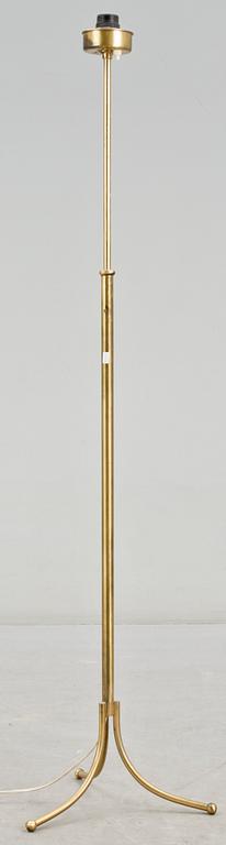 GOLVLAMPA, mässing, Josef Frank,  Firma Svenskt Tenn, modellnr 2326, 1900-tal.