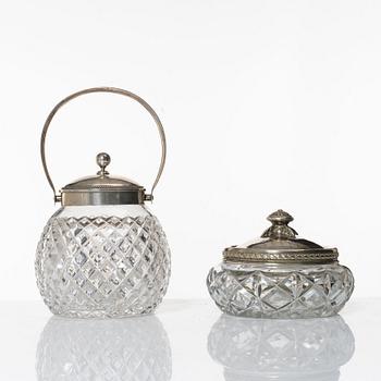 Ishink och skål, silver samt glas, bl.a. CG Hallberg, Stockholm 1920.