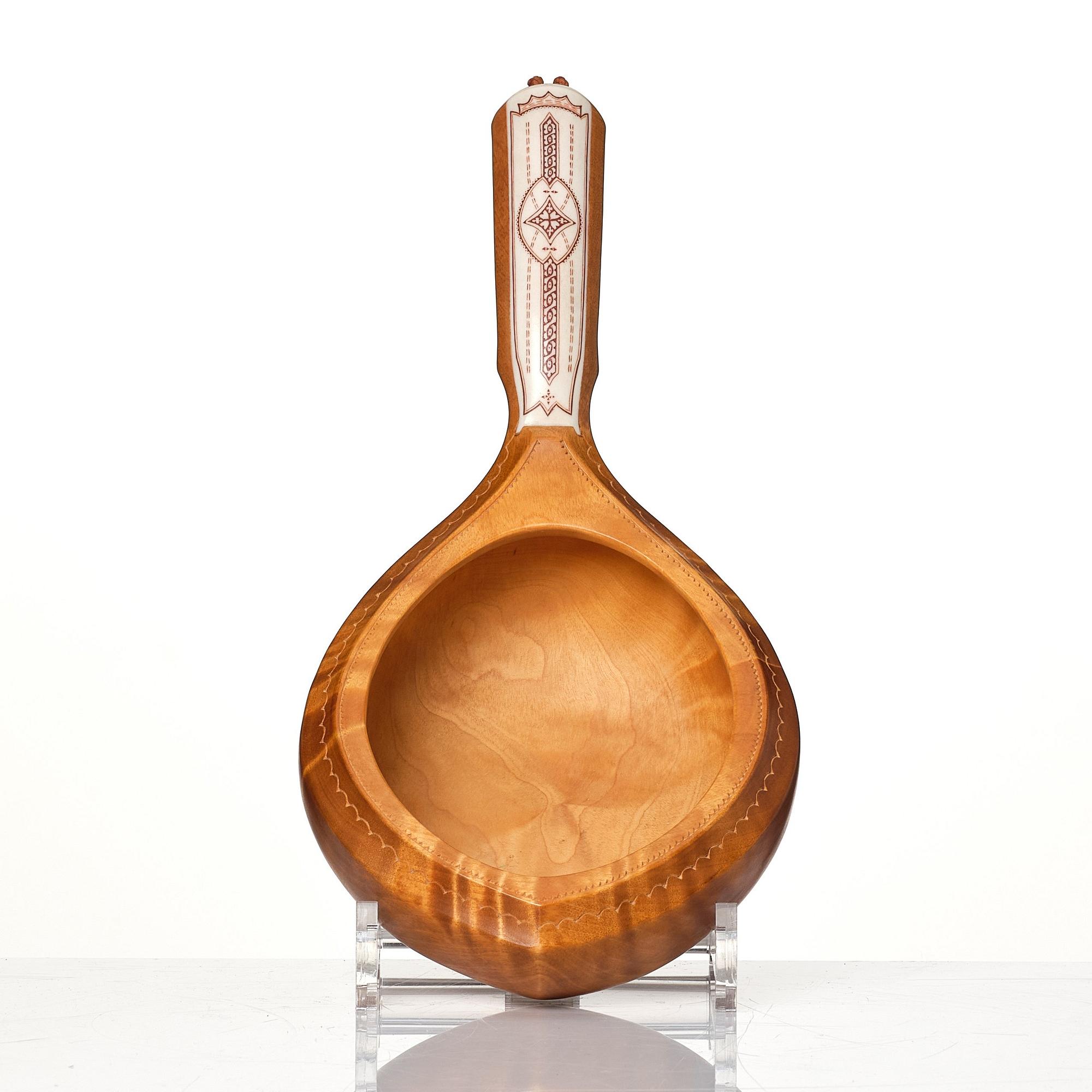 Hans Sunna, a milk vessel.