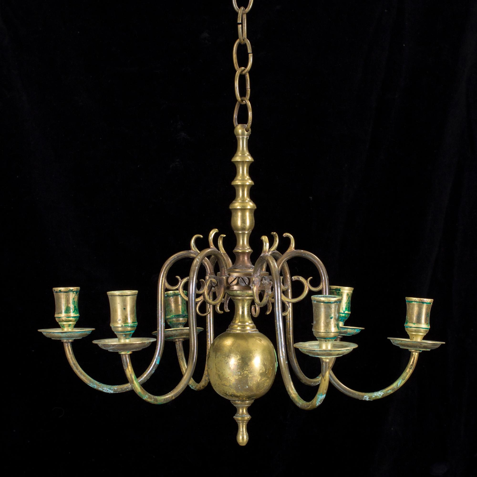 LJUSKRONA, så kallad Malmkrona, mässing, 1900-tal. Höjd 36 cm.