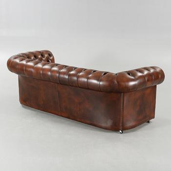 SOFFA, Chesterfield-modell, 1900-talets andra hälft.