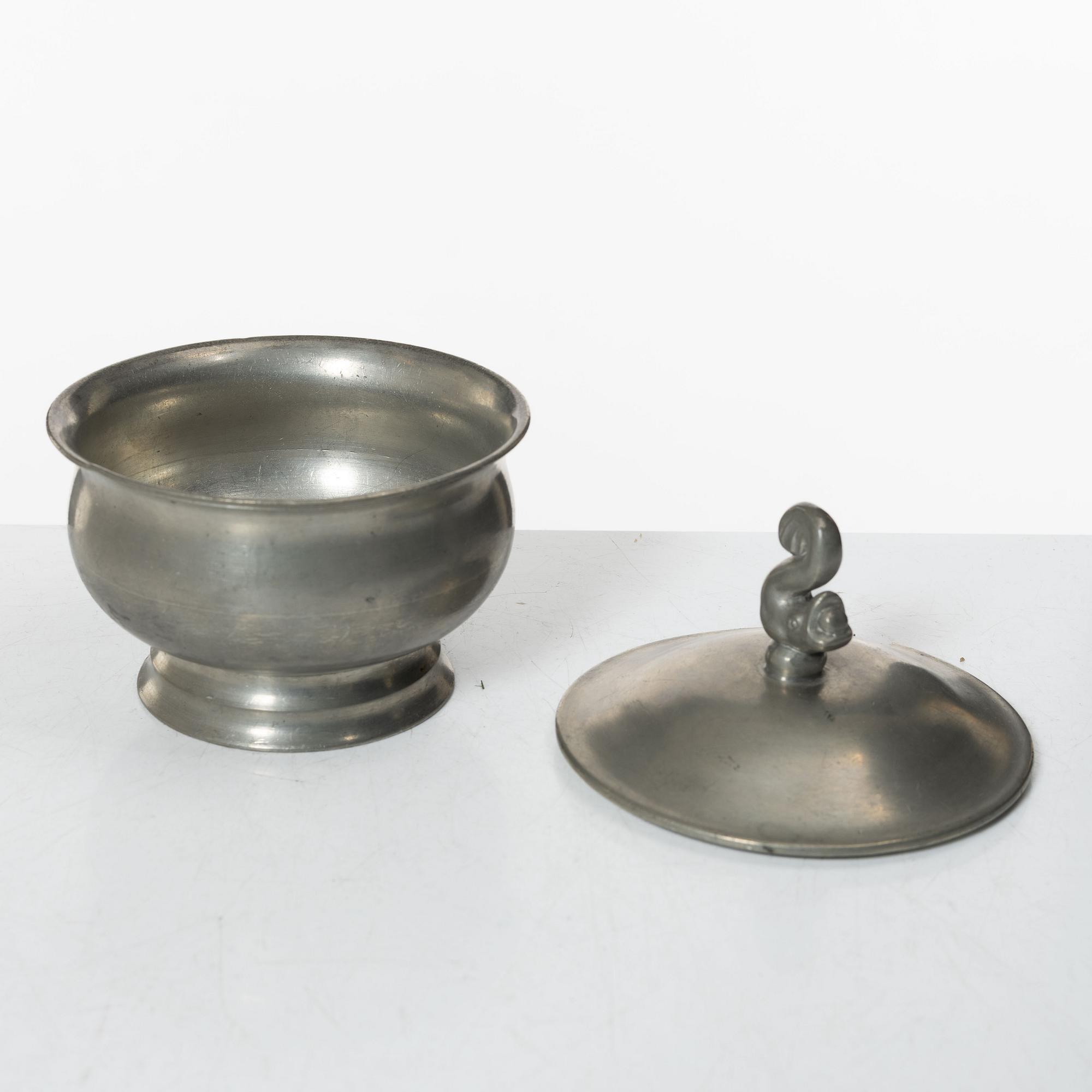 Firma Svenskt Tenn, Svenskt Tenn, a pewter sugar bowl with lid, Stockholm 1925, model A 37, signed Estrid Erikson.