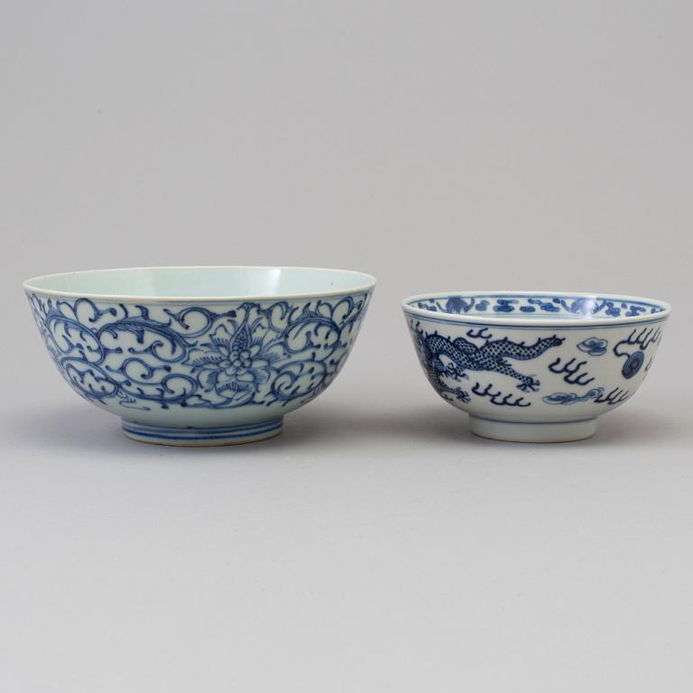 Two blue and white bowls, Qing dynasty, 19th Century.