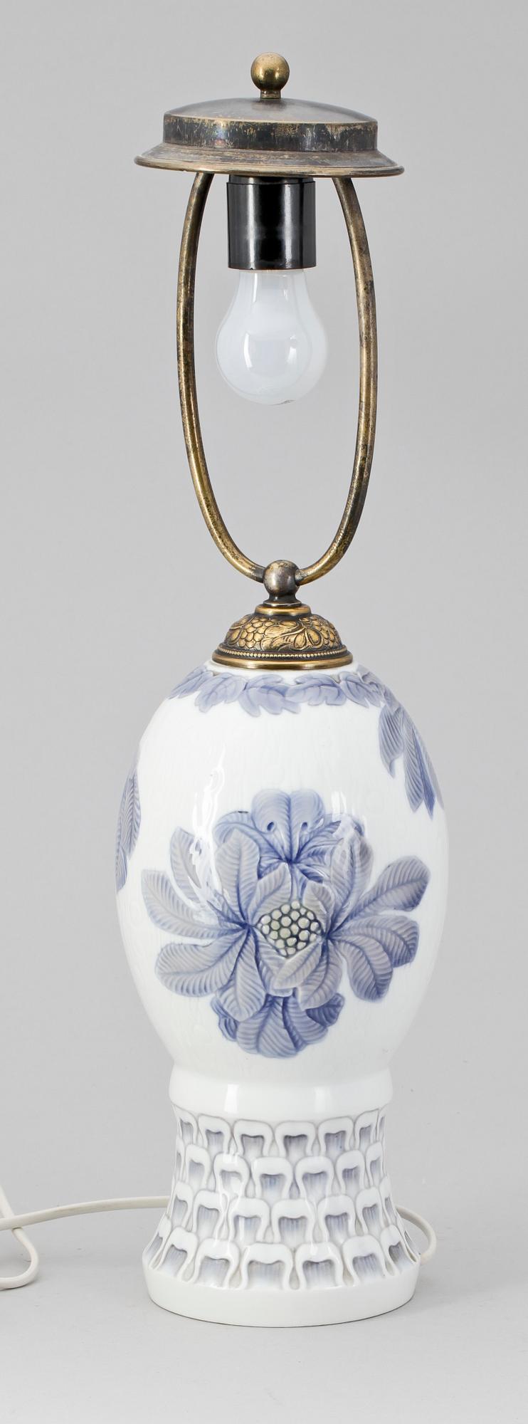 LAMPFOT, porslin, trol Royal Copenhagen.