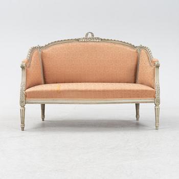 Soffa, Louis XVI-stil, 1900-talets början.
