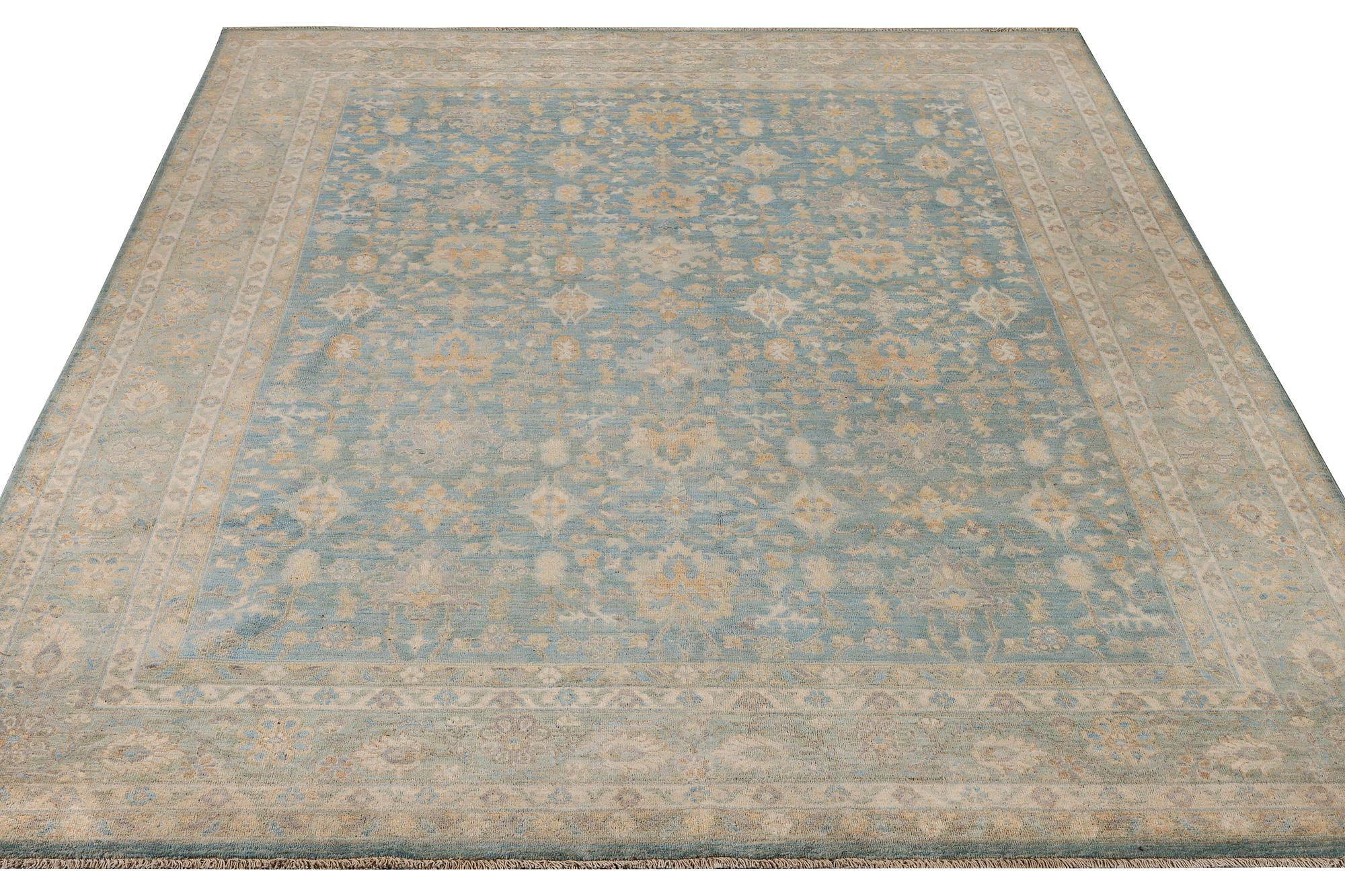 An Ushak carpet, c. 292 x 241 cm.