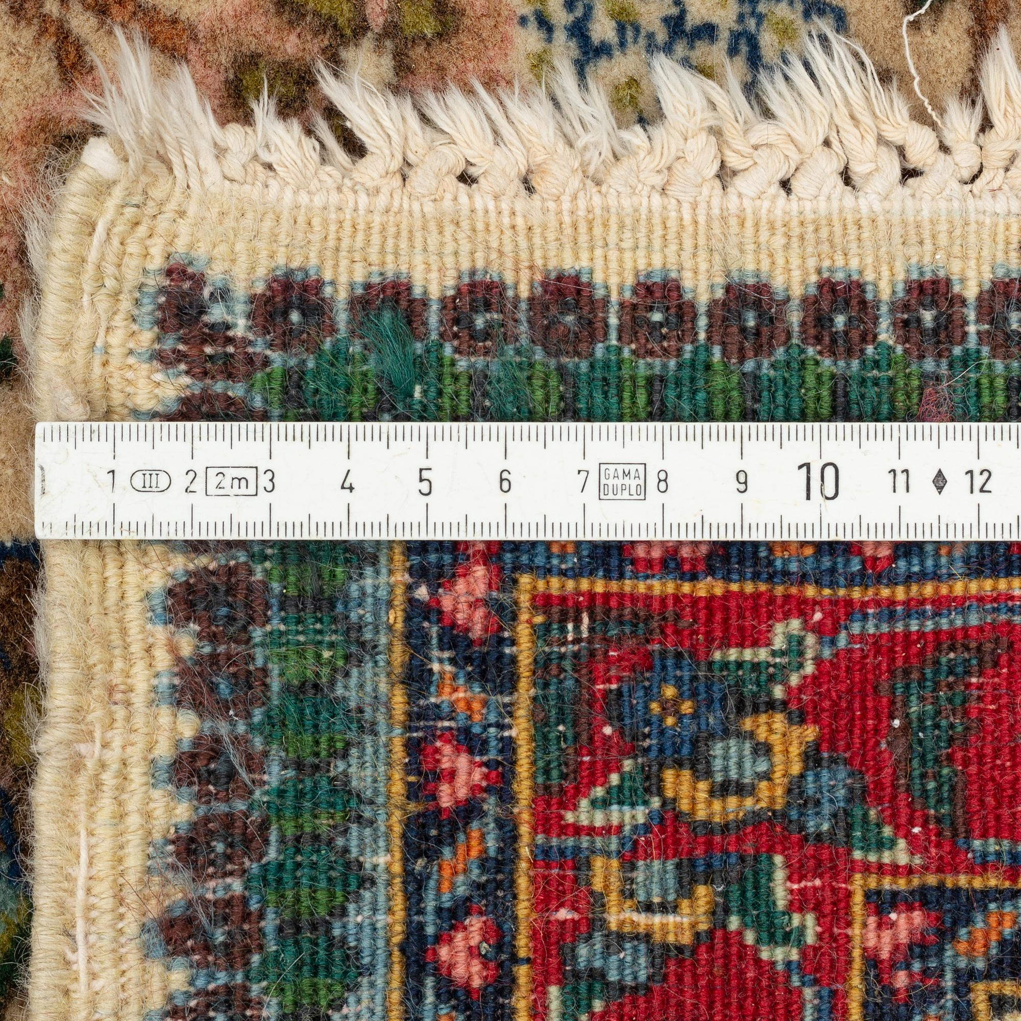 Carpet, Tabriz, 283 x 220 cm.
