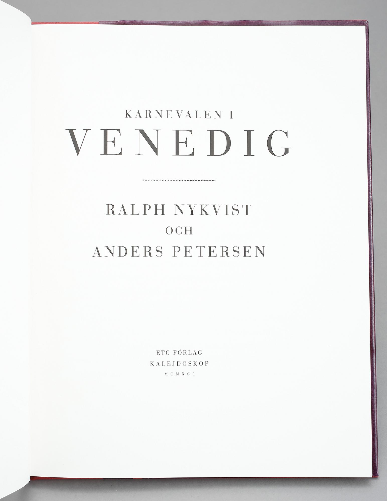 BOK, Karnevalen i Venedig, Fotografier av Ralph Nykvist och Anders Petersen.