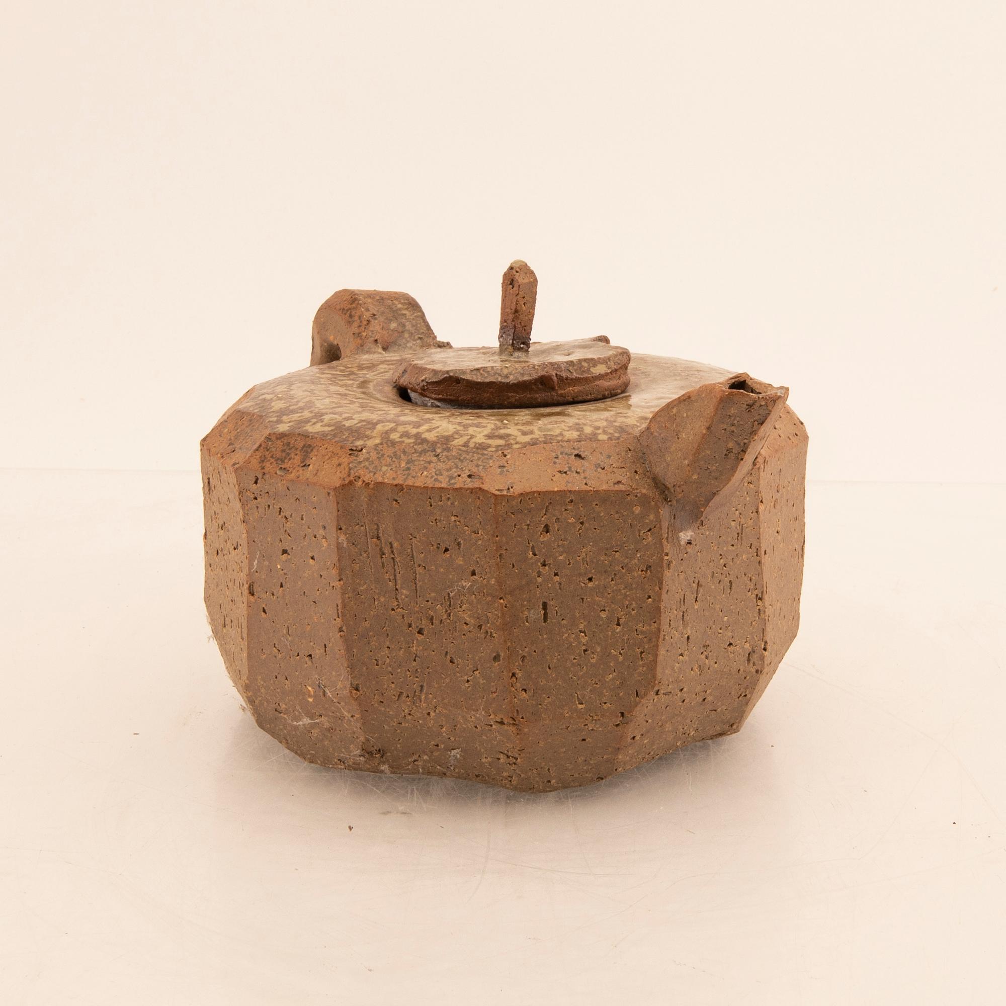 Gösta Grähs, a signed stoneware tea pot own workshop.