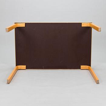 Alvar Aalto, ruokapöytä, mallinumerot 95 ja 81b (3 osaa), Artek, Suomi. 1900-luvun loppu.