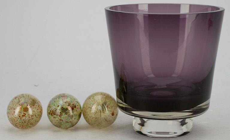 VAS, glas, Kaj Franck, sign. KF Nuutajärvi Notsjö -60, samt ÄGG, 3 st, glas, Notsjö, 1900-talets senare hälft.