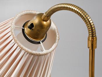 GOLVLAMPA, omkring 1900-talets mitt.