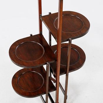 A 20th century cakestand.