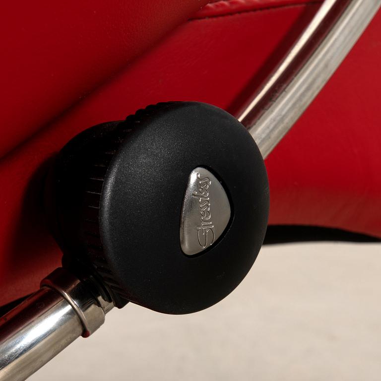 Armchair and footstool "Stressless Jazz", Ekornes 2000s.