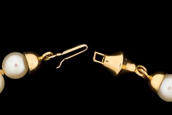PÄRLCOLLIER, odlade saltvattenspärlor, lås i 18 k guld.