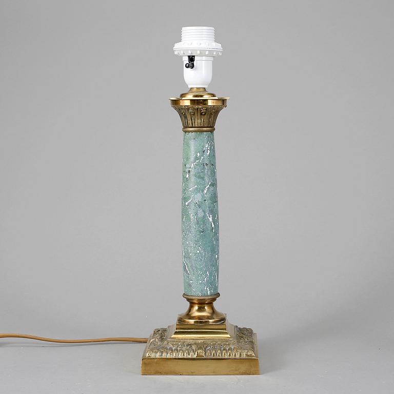 BORDSLAMPA, mässing, marmor, 1910-tal.