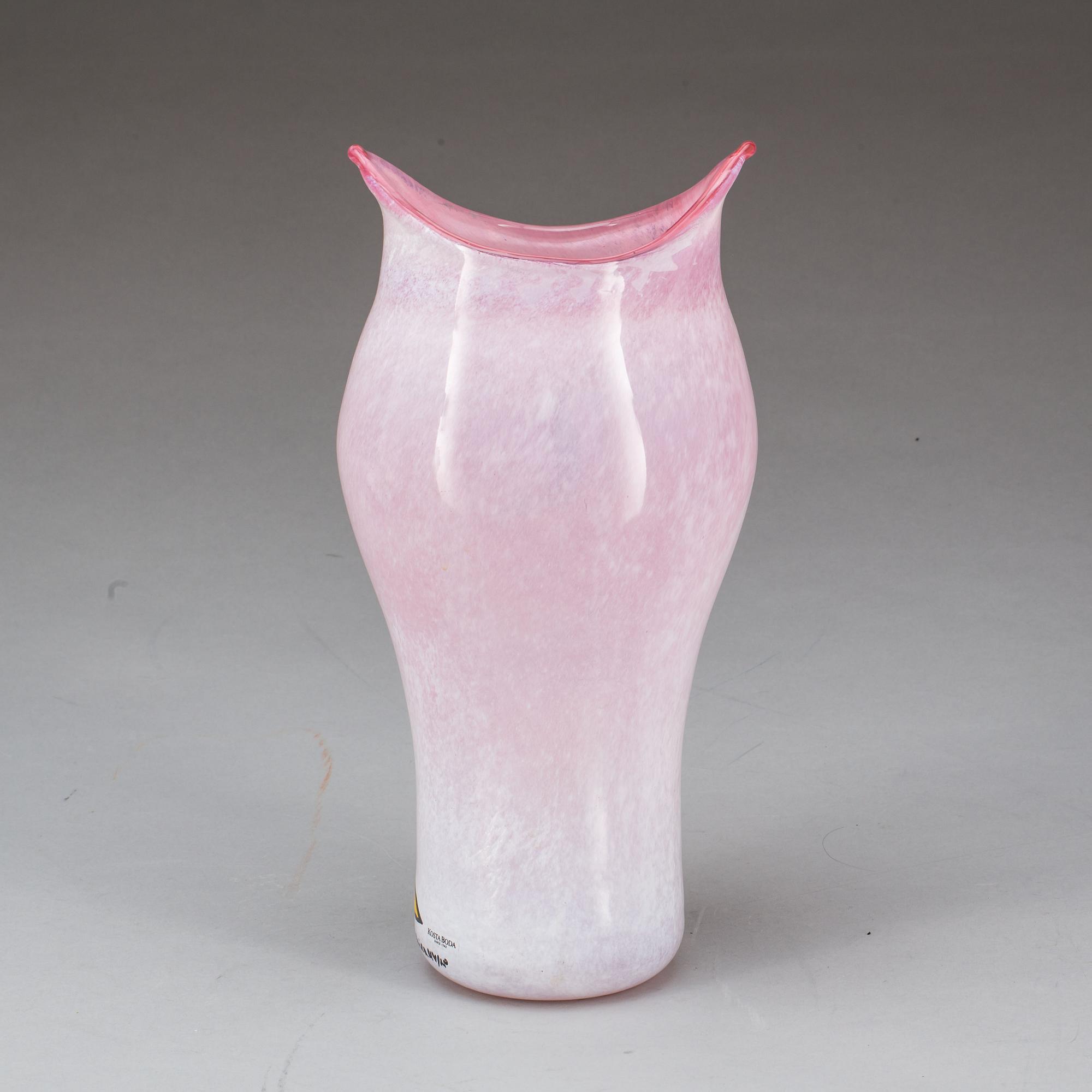 VAS, glas, Ulrica Hydman Vallien, Kosta Boda. 1900-talets andra hälft.