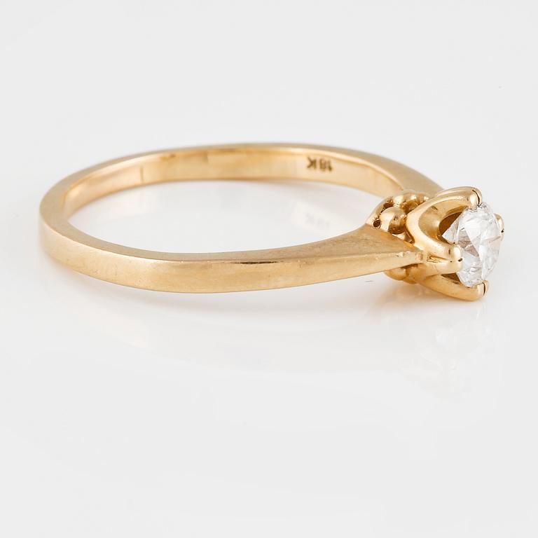 RING, 18K guld med briljantsliapd diamant ca 0.5 ct ct, Iduna, Varberg. Vikt 4,4 gram.