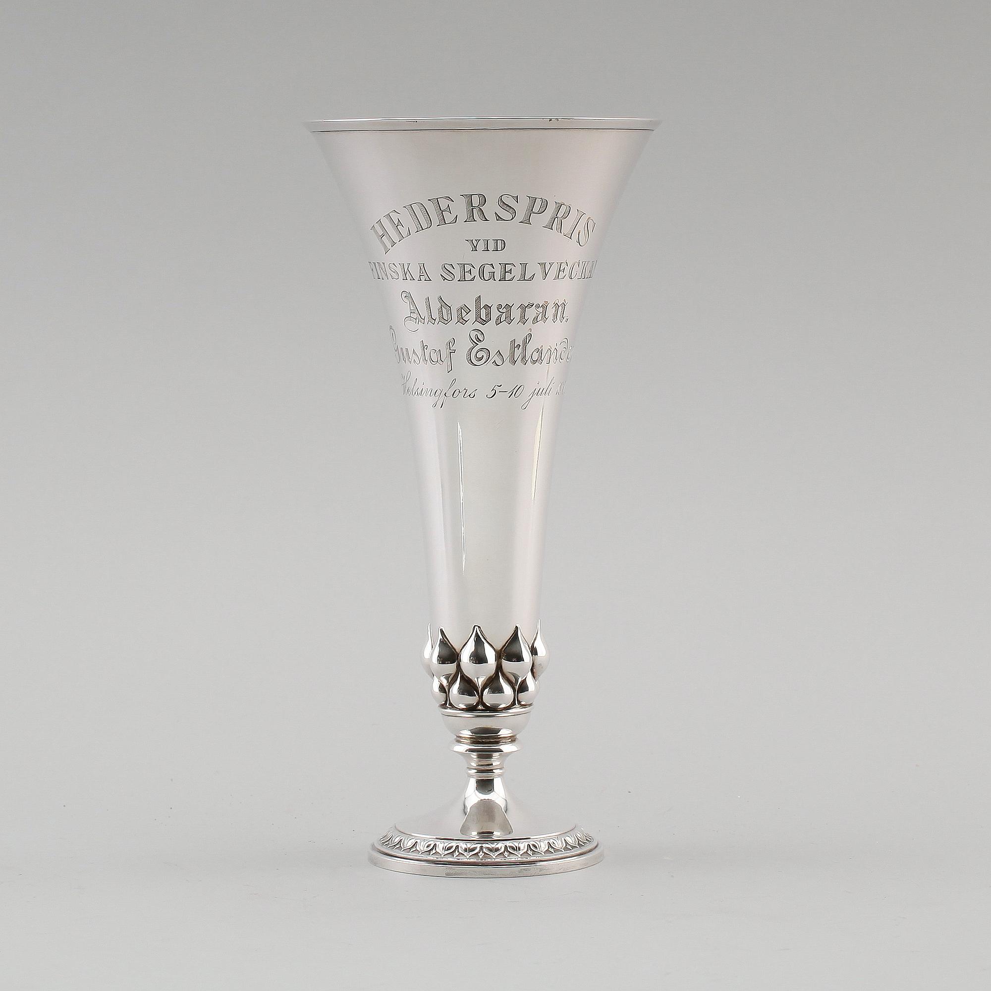 VAS, silver, omkring år 1900. Vikt 515 g.