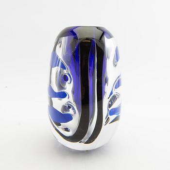 Lars Hellsten, a vase, Orrefors, late 20th Century.