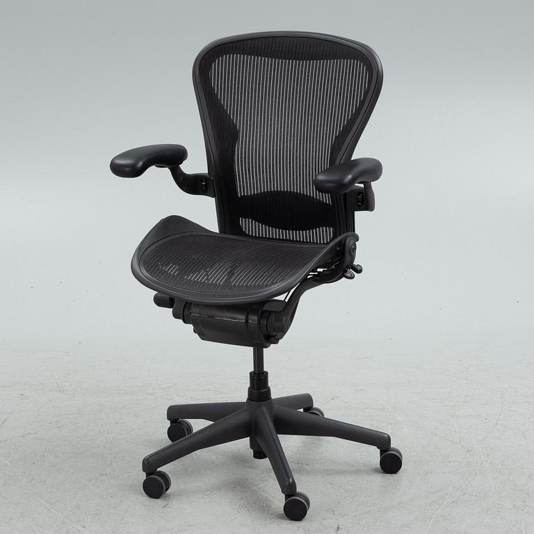 Don Chadwick/Bill Stump, skrivbordsstol, "Aeron", Herman Miller.