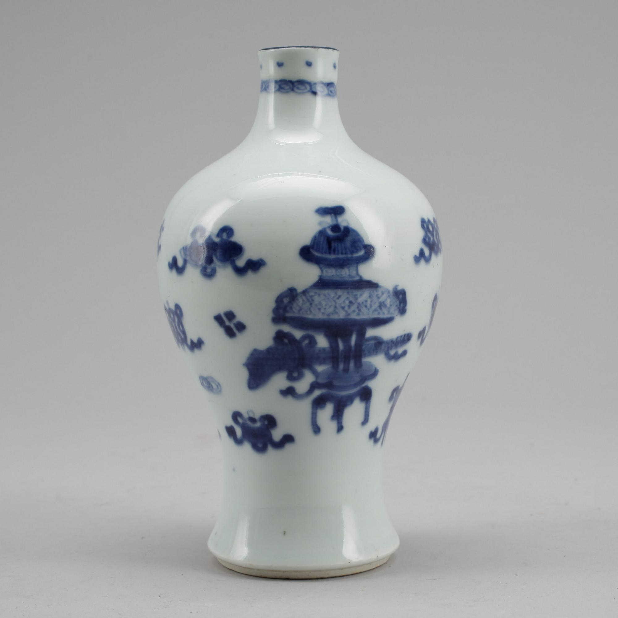 VAS, porslin, Kina, Kangxi (1662-1722).