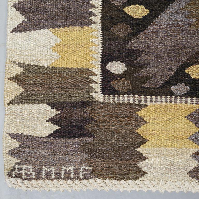 Barbro Nilsson, MATTA, "Nejlikan gråsvart", gobelängteknik, ca 276,5 x 215 cm, signerad AB MMF BN.