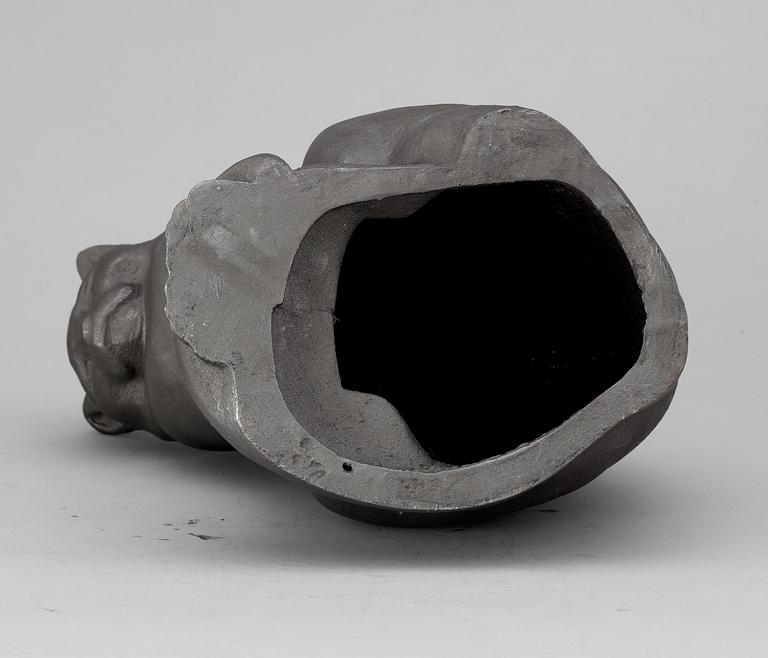 An Anders Jönsson cast iron sculpture of a cat, Svenskt Tenn.