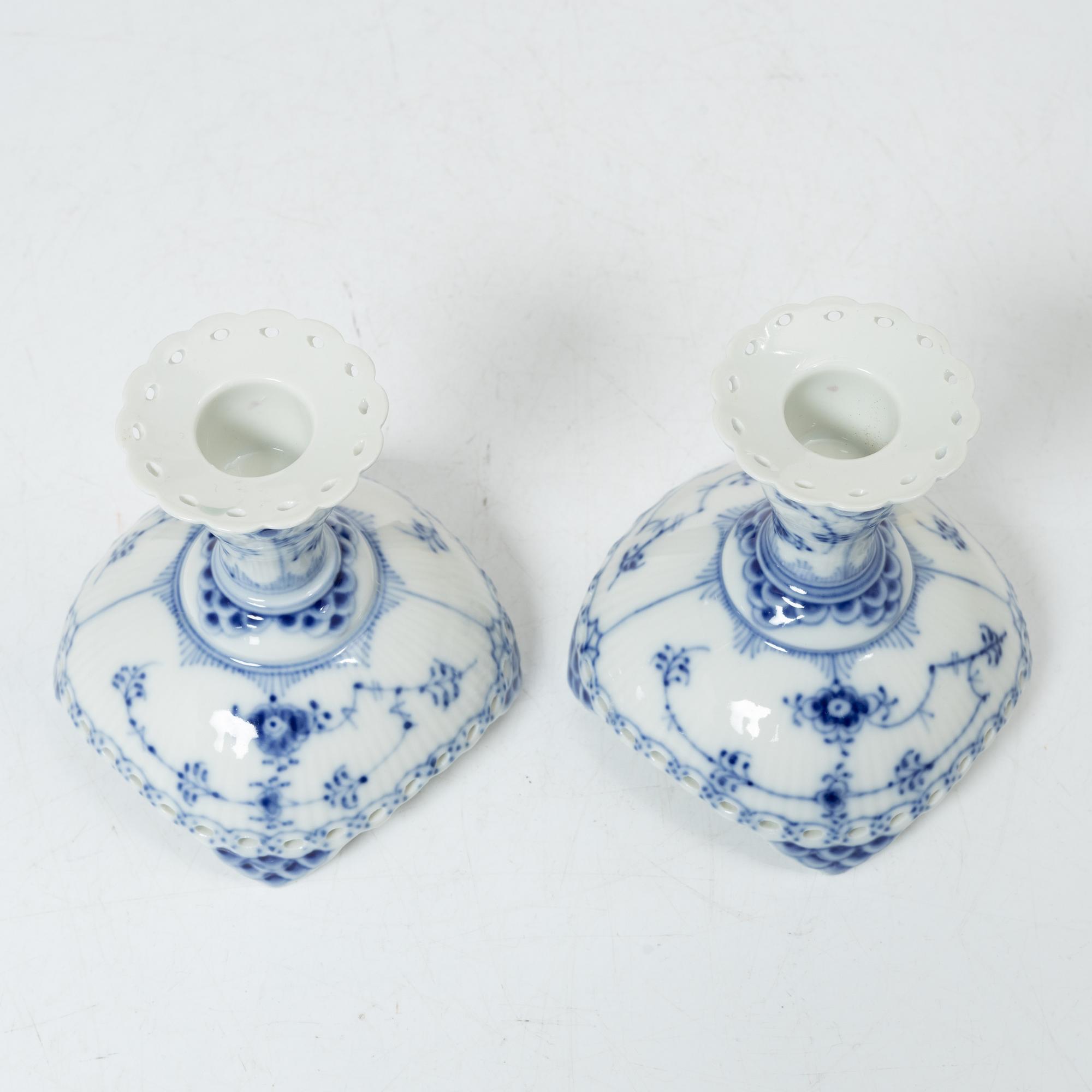 Royal Copenhagen, "Musselmalet", coffee service, 38 pieces, porcelain, full and half lace.