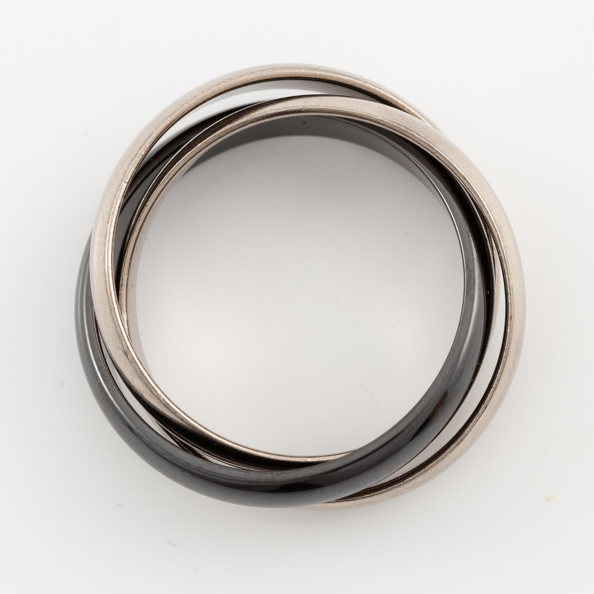 Cartier ring "Trinity" 18K white gold and ceramic.